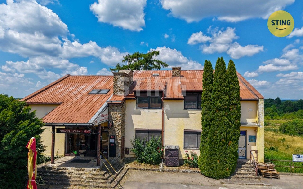 Restaurace, 360 m²