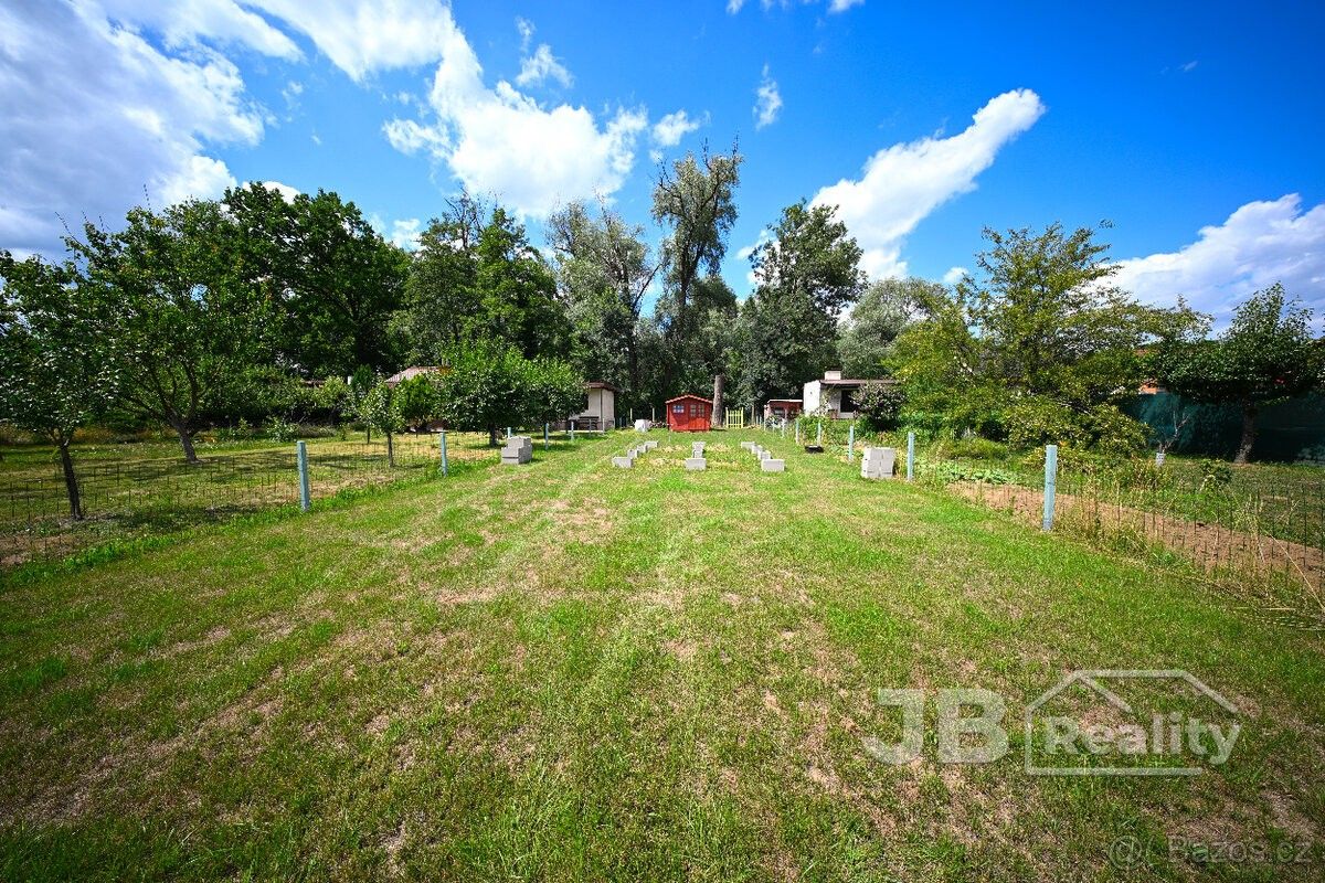 Chaty, Veselí nad Moravou, 698 01 - 1