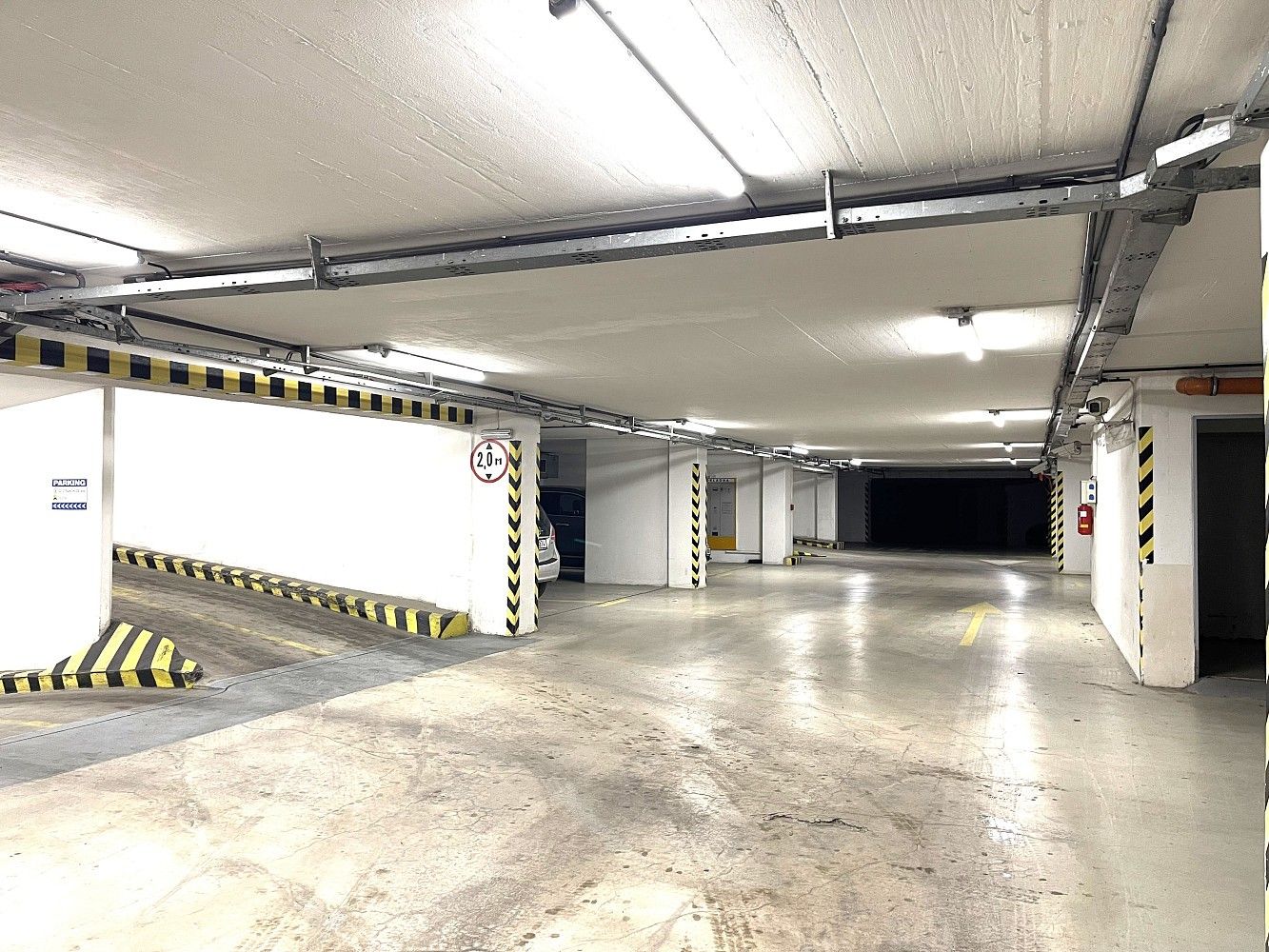 Garáž · 17 m² · Praha - Stodůlky, okres Praha 13, Hlavní město Praha - 4