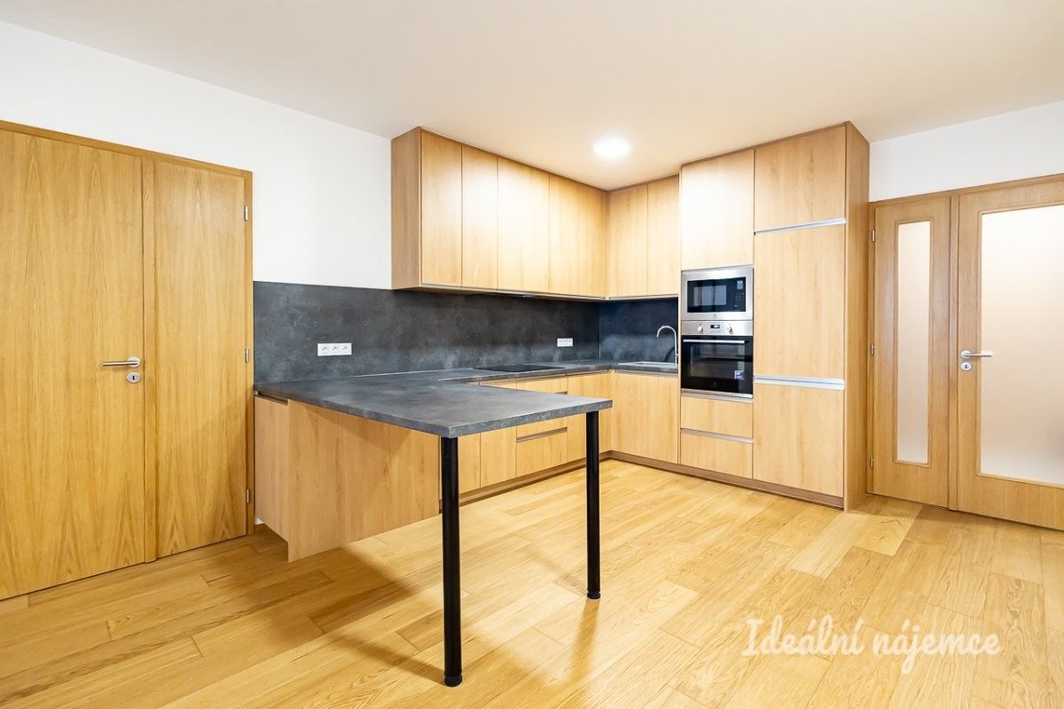 Pronájem byt 3+kk - Dolní Chabry, Praha, 83 m² - 5
