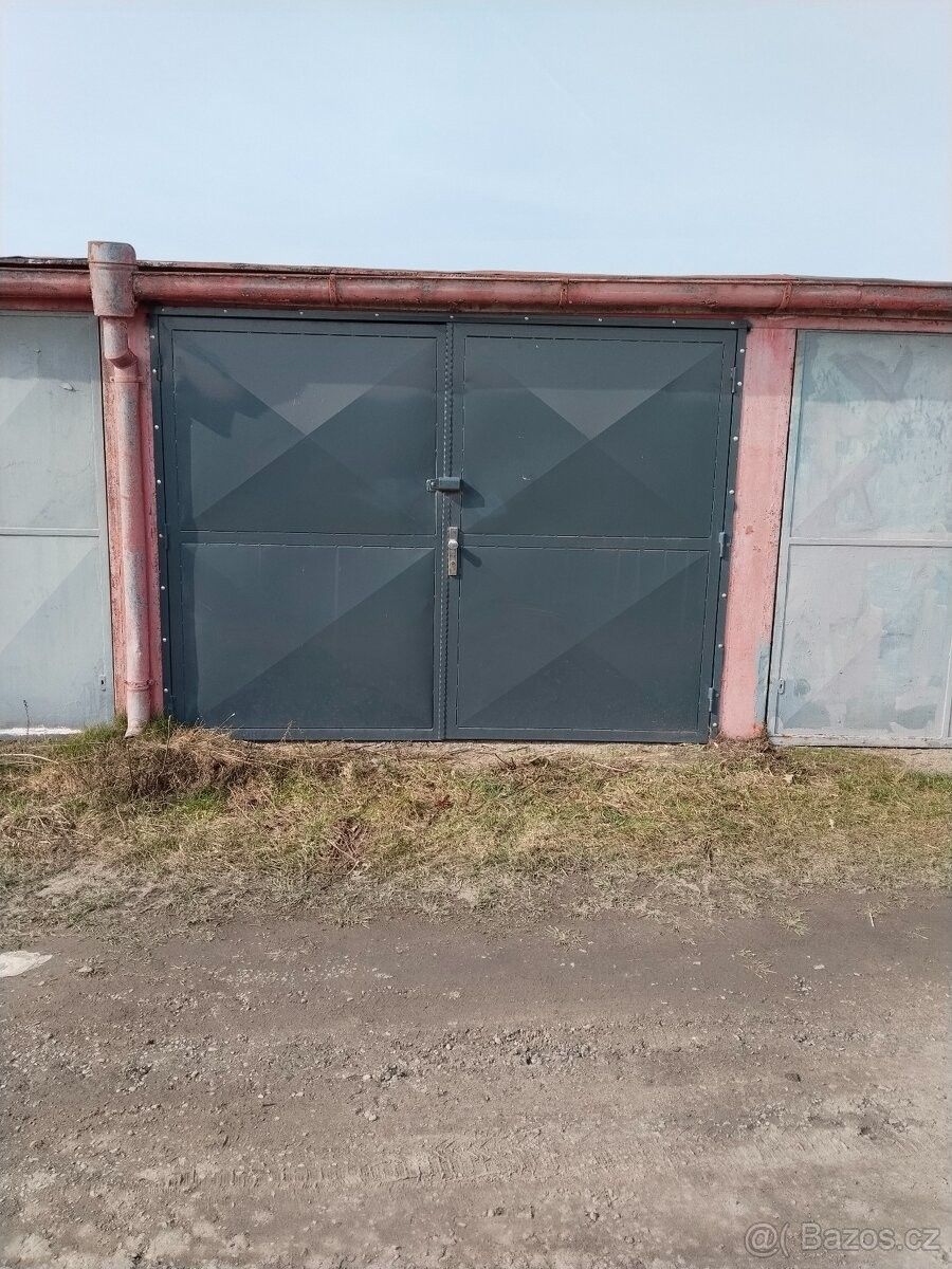 Garáže, Plzeň, 301 00