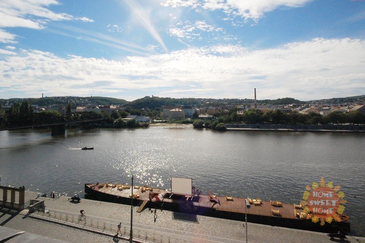 Pronájem kancelář - Rašínovo nábřeží, Praha, 85 m²