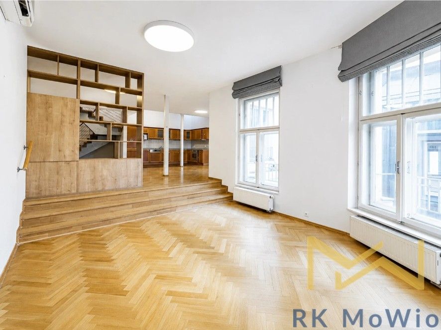 5+kk, Senovážné náměstí, Praha, 202 m² - 2