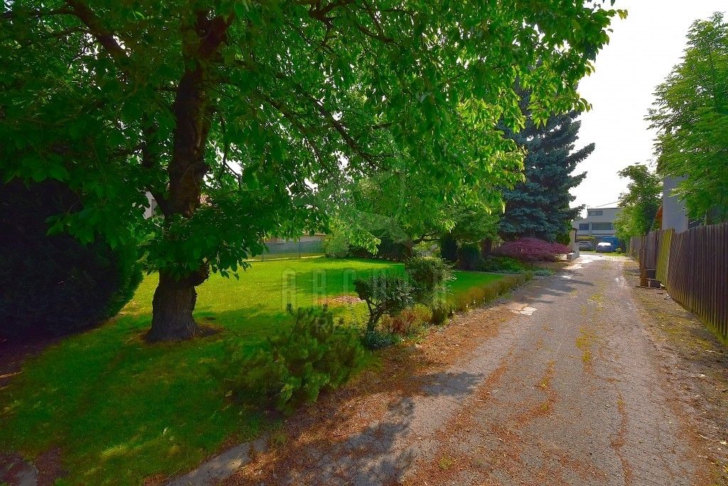 Rodinné domy, V lipách, Praha, 247 m²