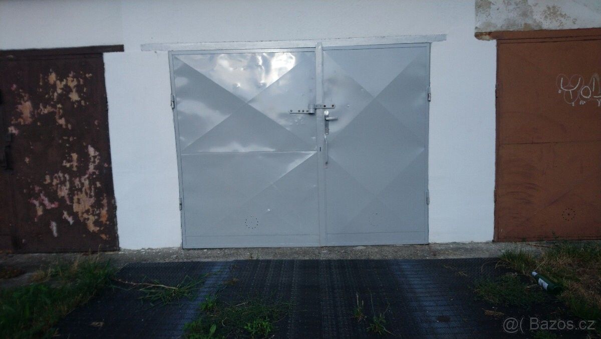 Garáže, Mladá Boleslav, 293 01