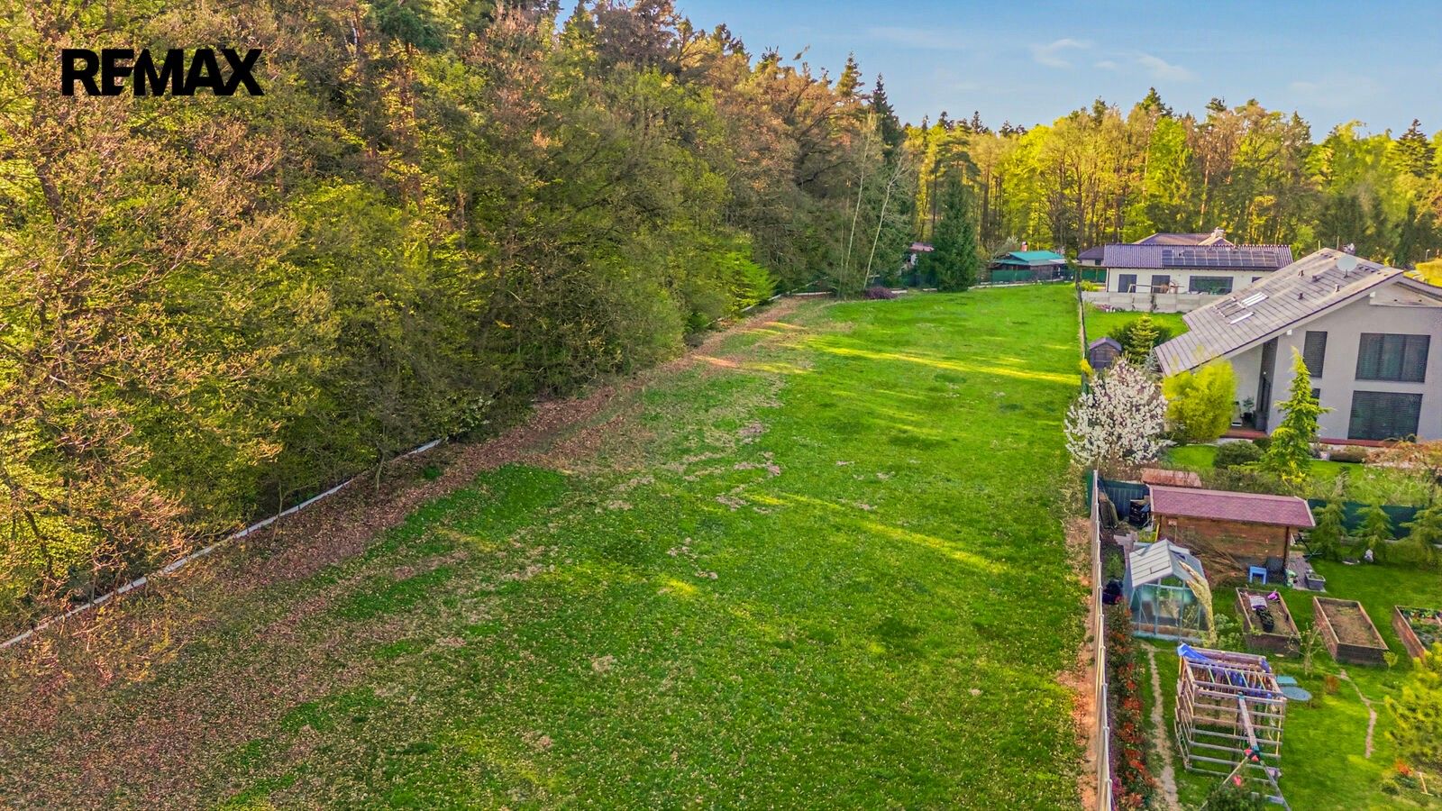 Prodej pozemek pro bydlení - Na Mezích 342, Louňovice, 2 112 m² - 2