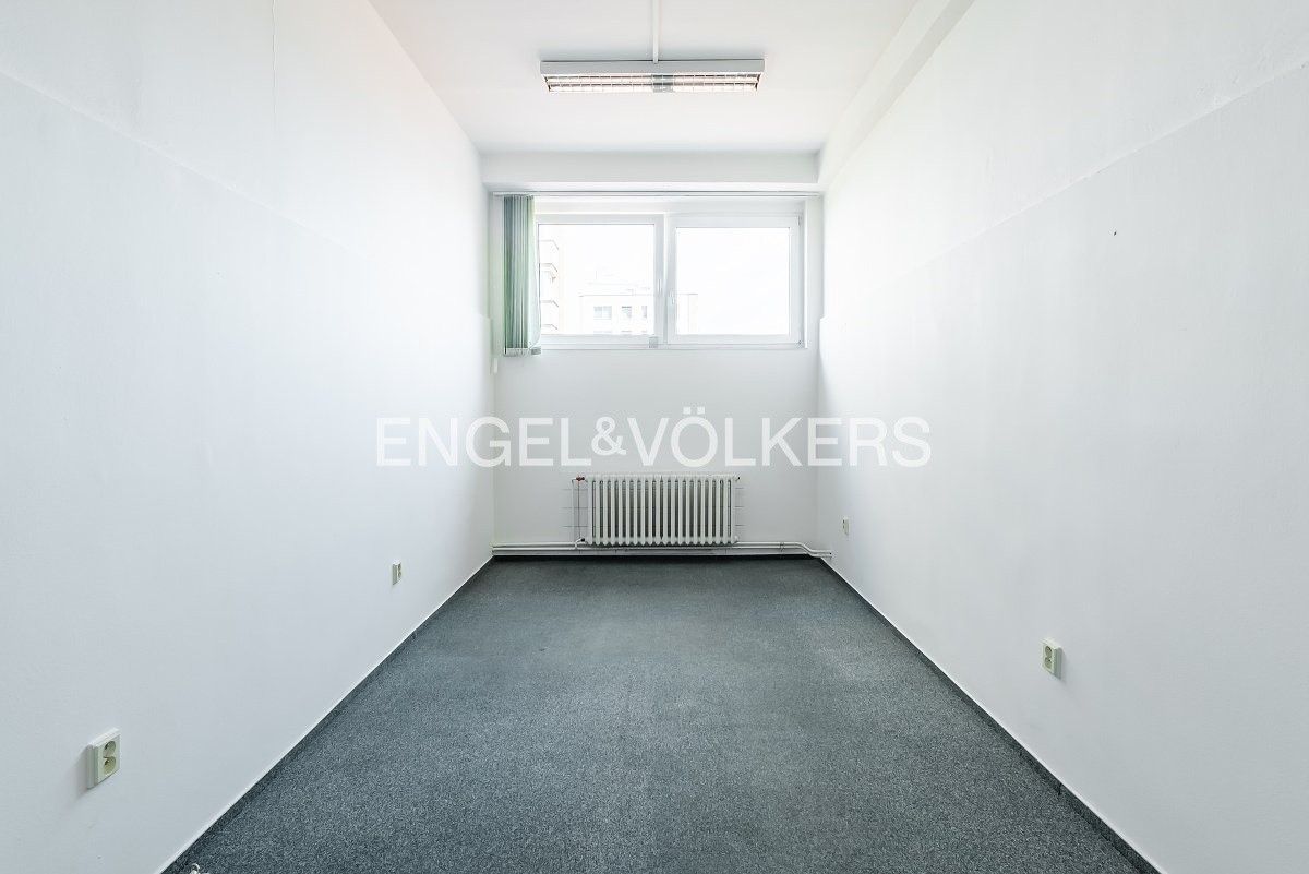 Pronájem kancelář - Hartigova, Praha, 18 m²