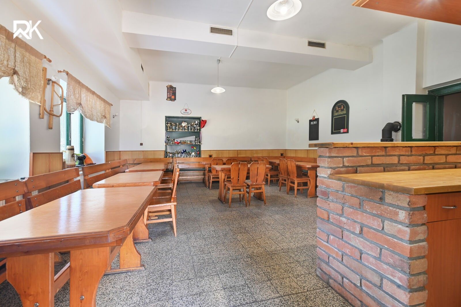 Restaurace · 470 m² · Legerovo nám., Nová Ves I Ohrada - 4
