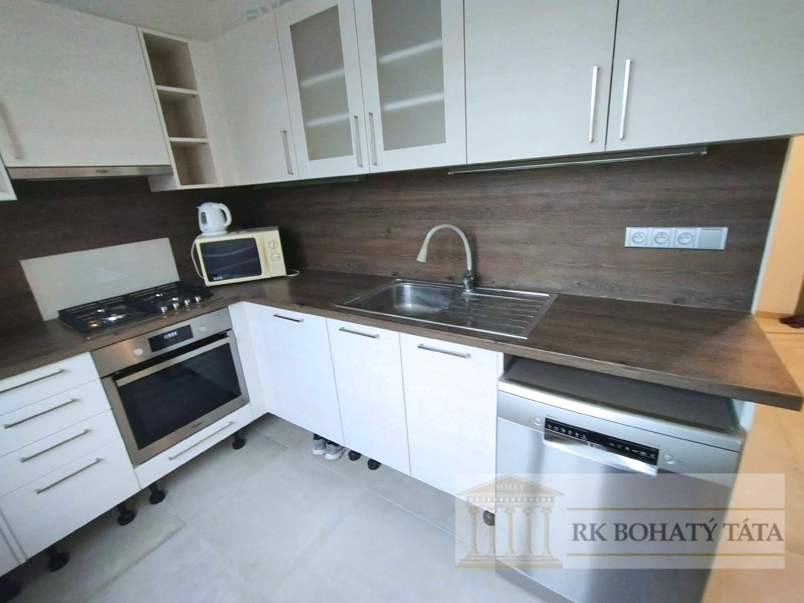 2+1, Michelangelova, Praha, 50 m² - 2