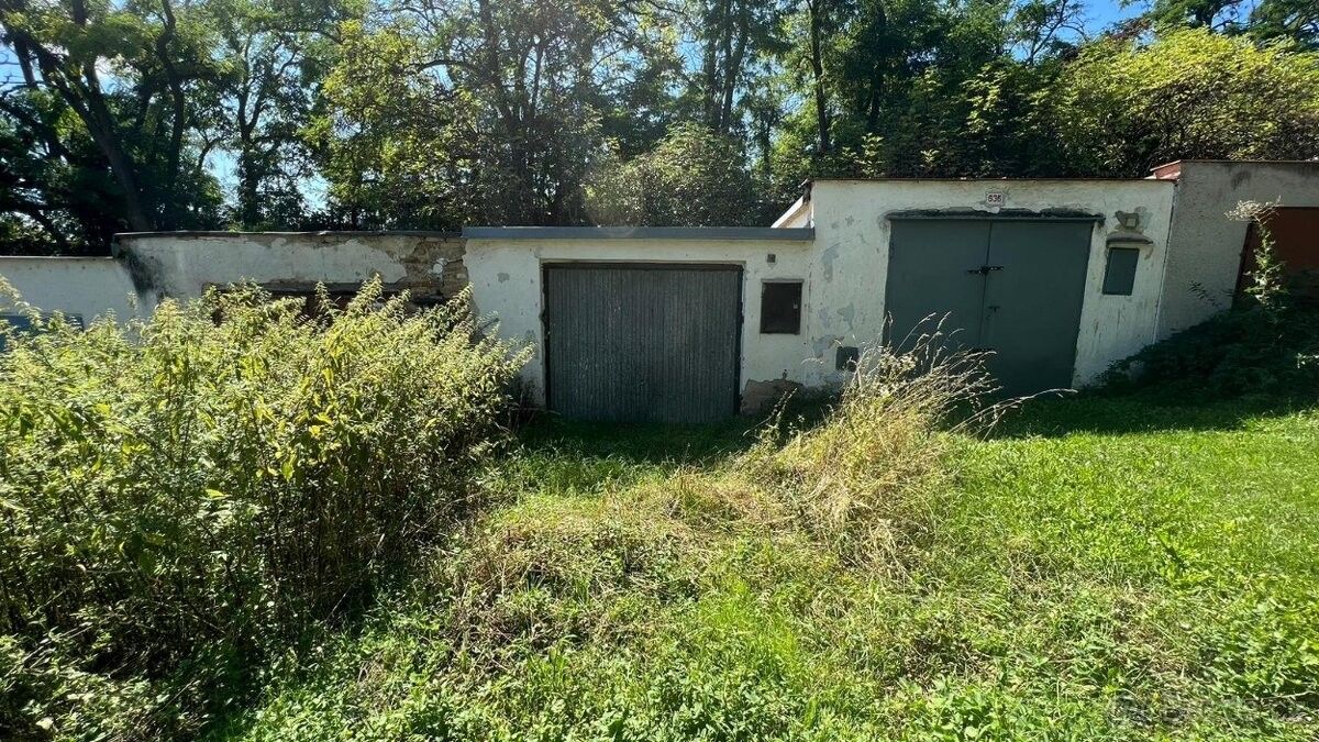 Garáže, Znojmo, 669 02