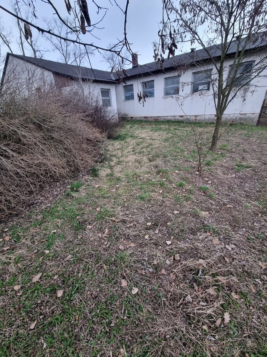 Sklady, Smiřice, 503 03