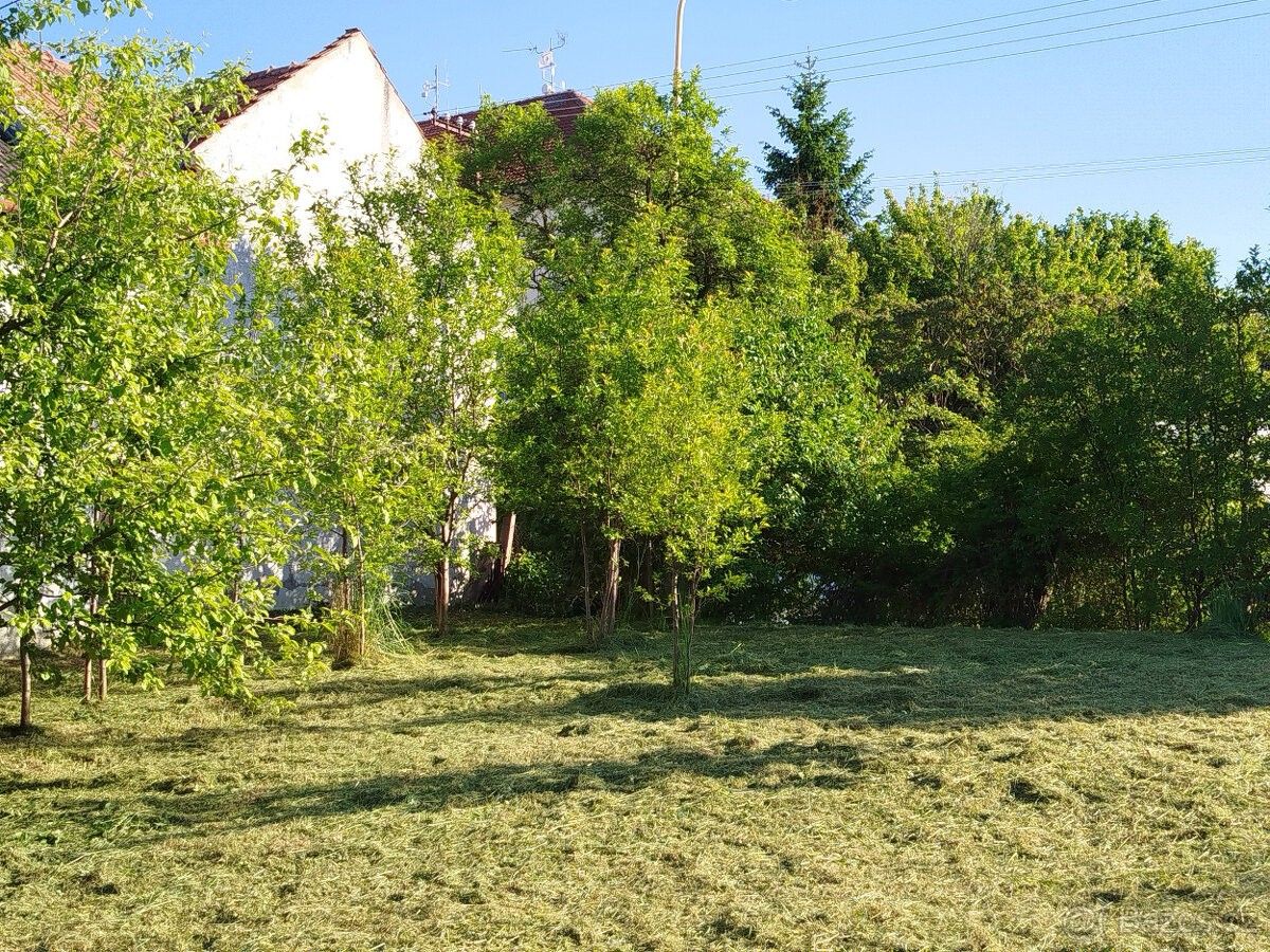 Prodej pozemek pro bydlení - Uherské Hradiště, 686 01