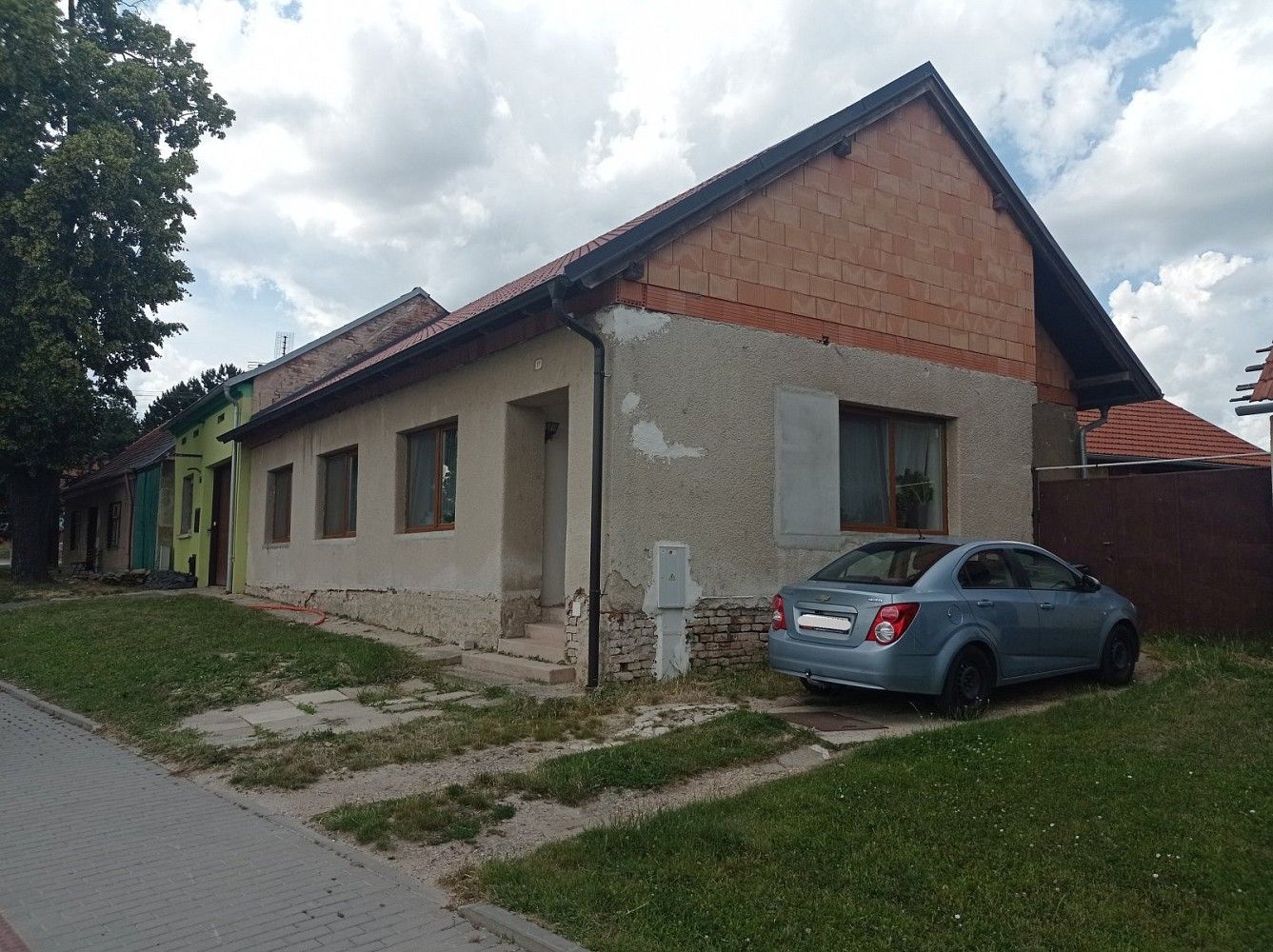 Rodinné domy, nám. Svobody, Drnholec, okres Břeclav, 146 m² - 2