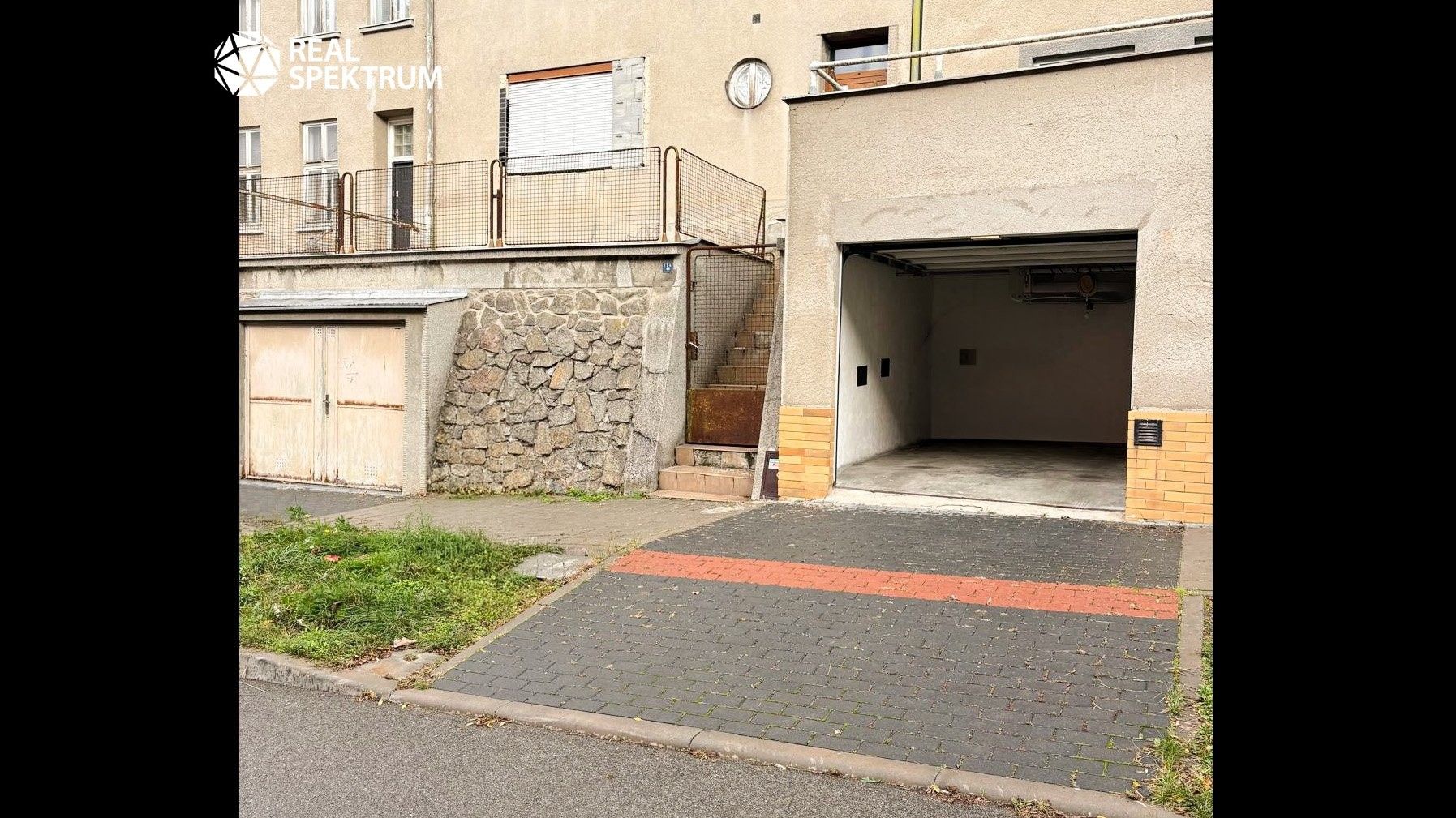 Garáže, Viniční, Brno, 17 m² - 1