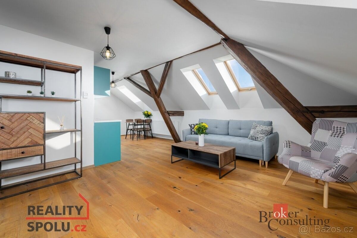 Byty, 987 66, Zahraničí