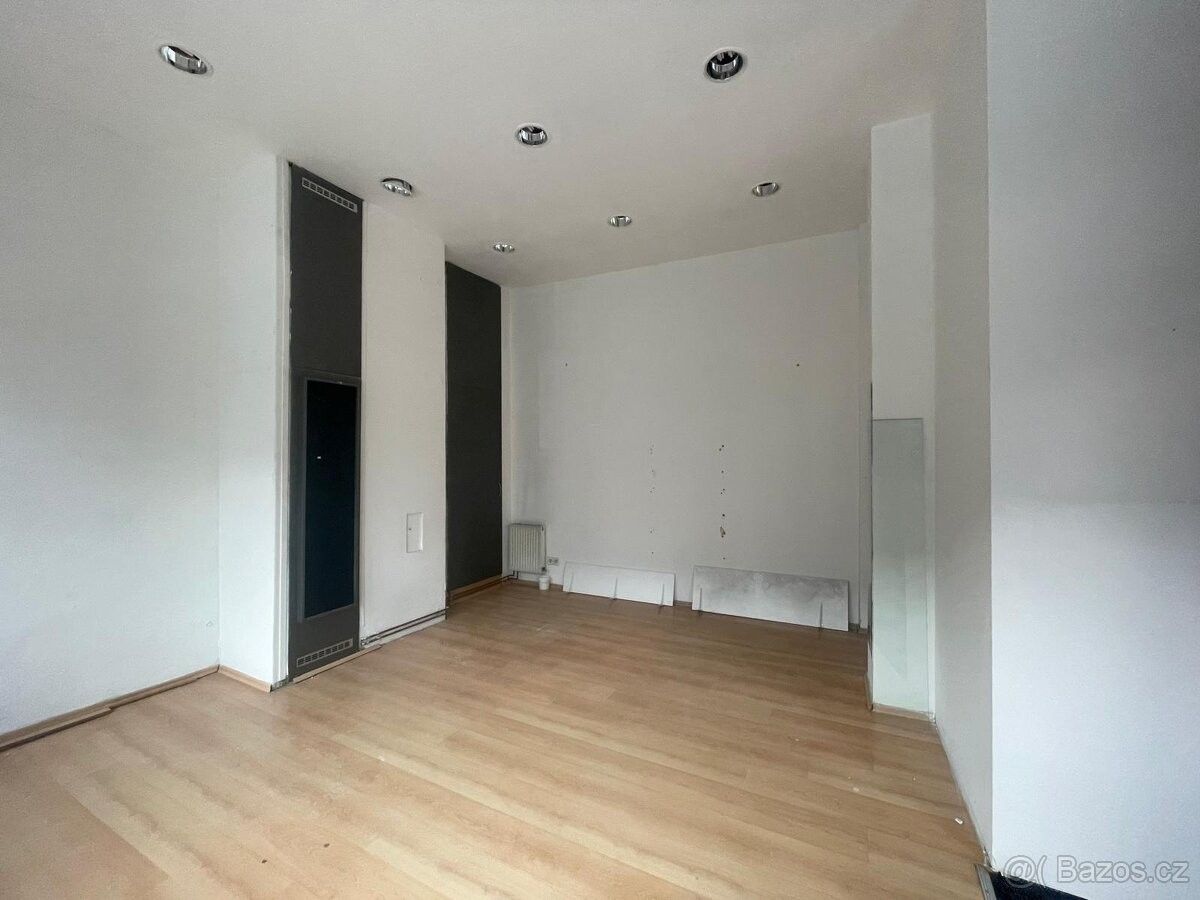 Pronájem obchodní prostory - Zlín, 763 02