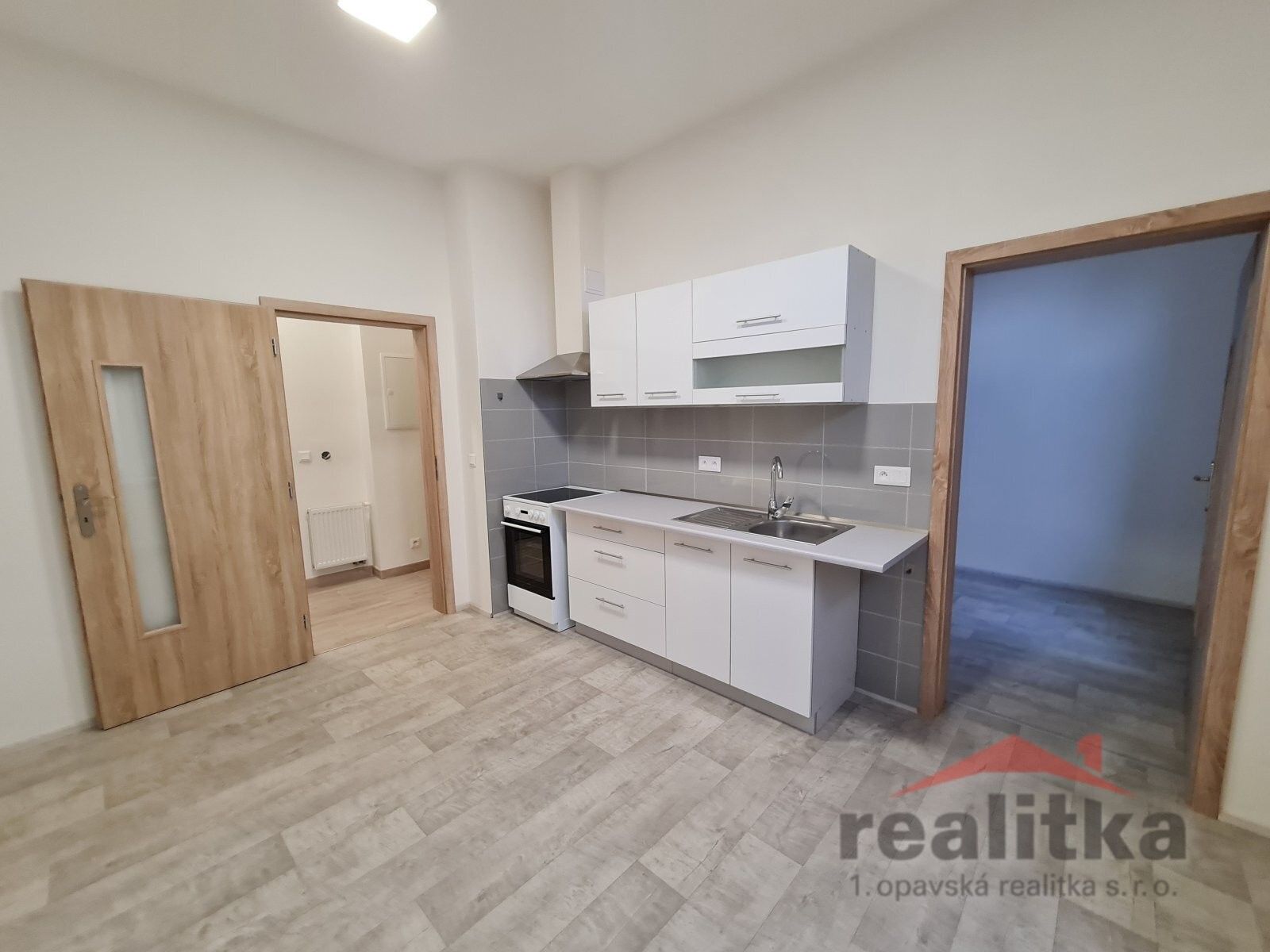 Pronájem byt 1+1 - Husova, Opava, 30 m²