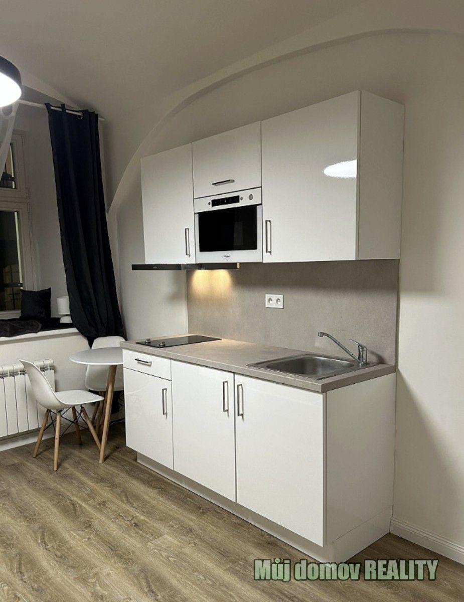 Pronájem byt 1+kk - Petrská, Praha, 26 m²