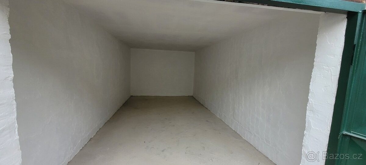 Garáže, Mělník, 276 01