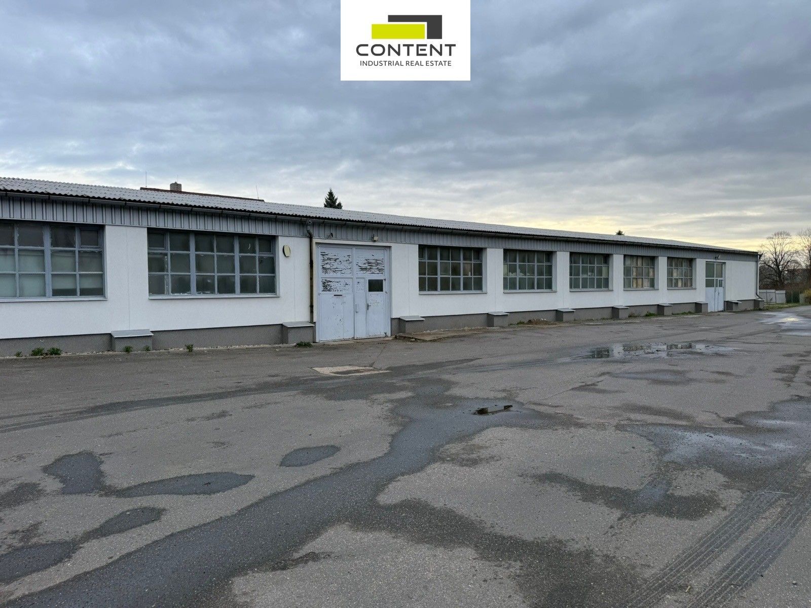 Sklady, Pražská třída, Hradec Králové, 520 m² - 1