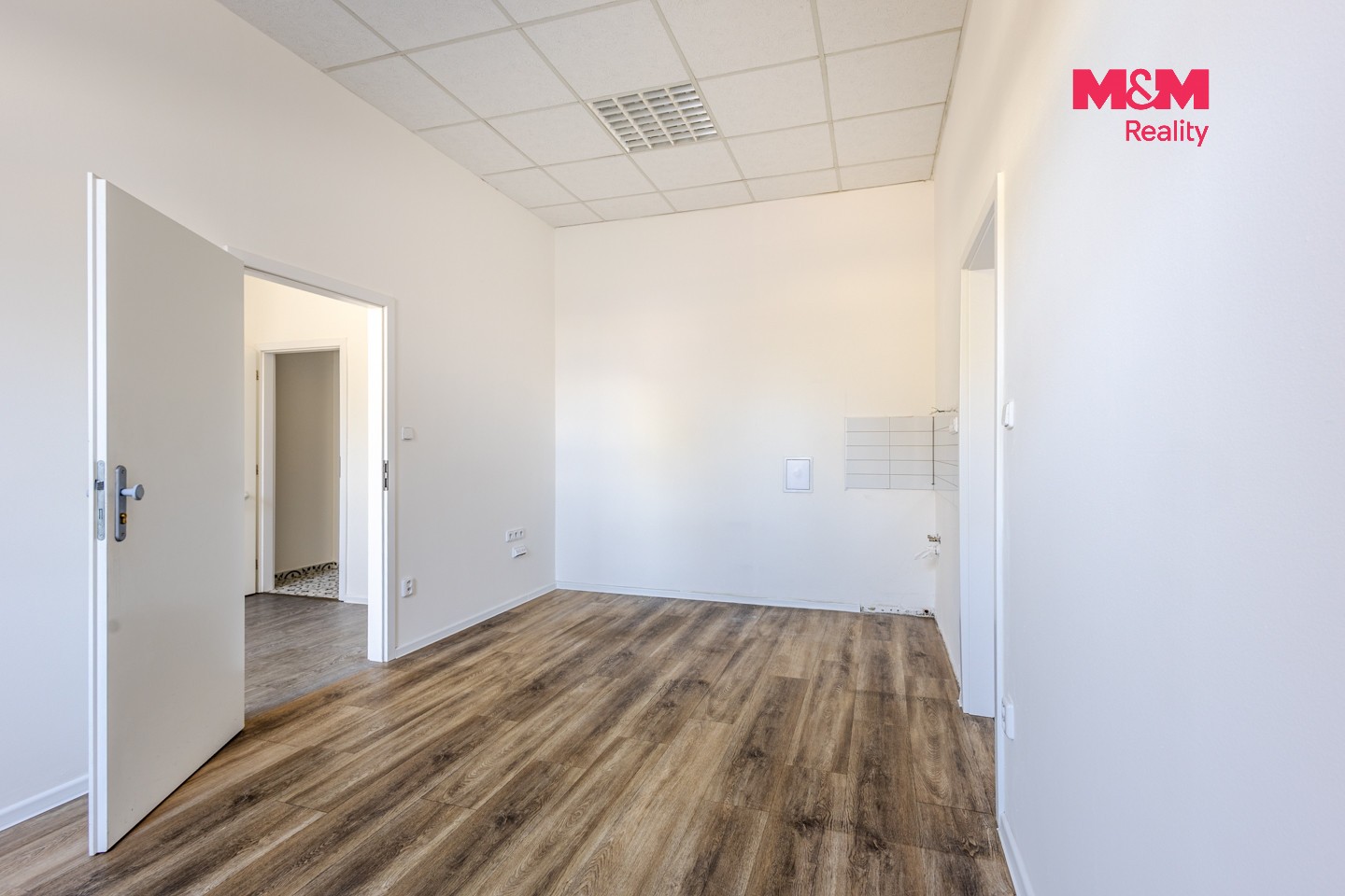 Obchodní prostory, Tržní náměstí, Nový Bor, 108 m² - 2