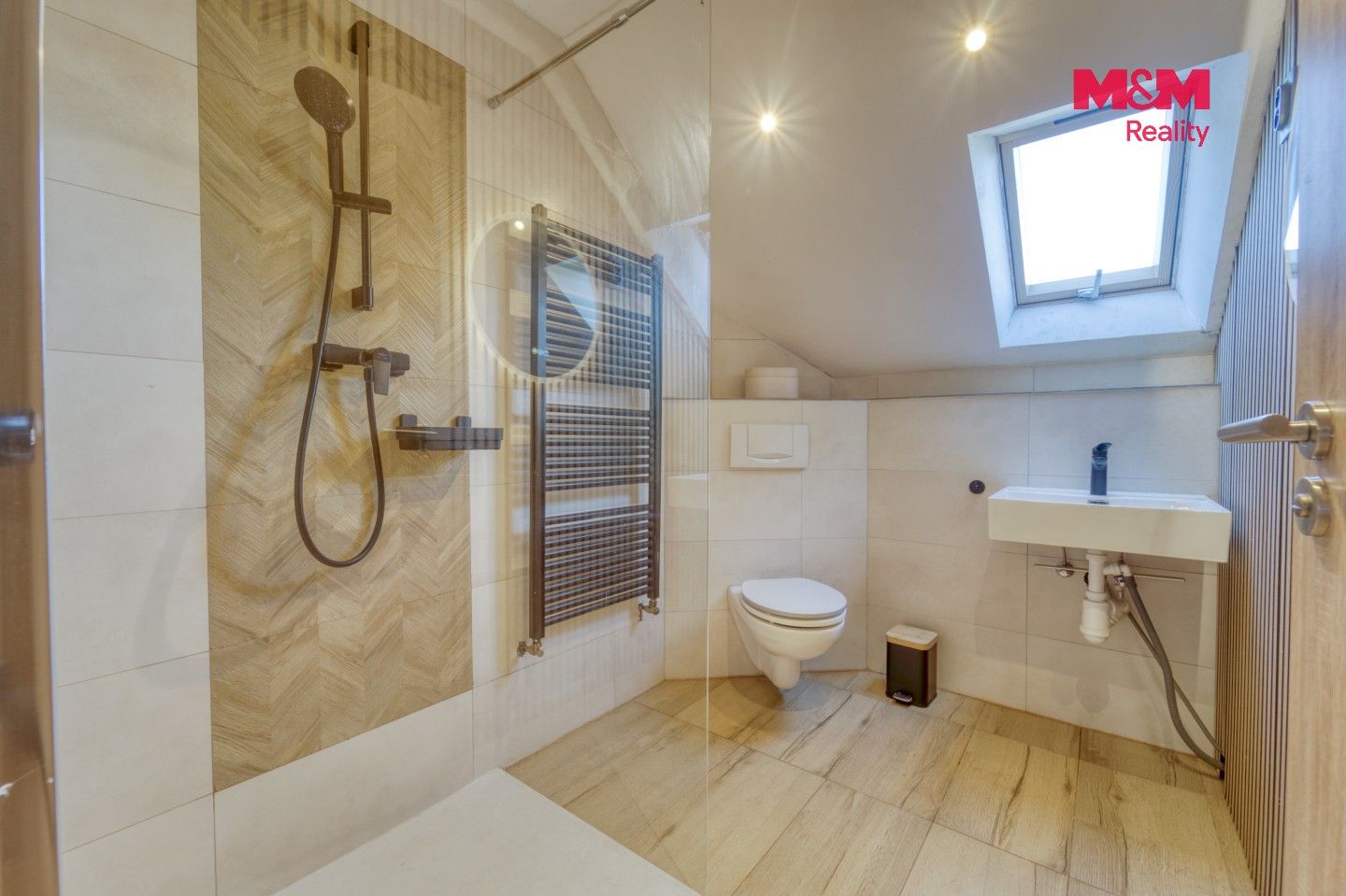 Prodej rodinný dům - Mokrouše, 176 m² - 5
