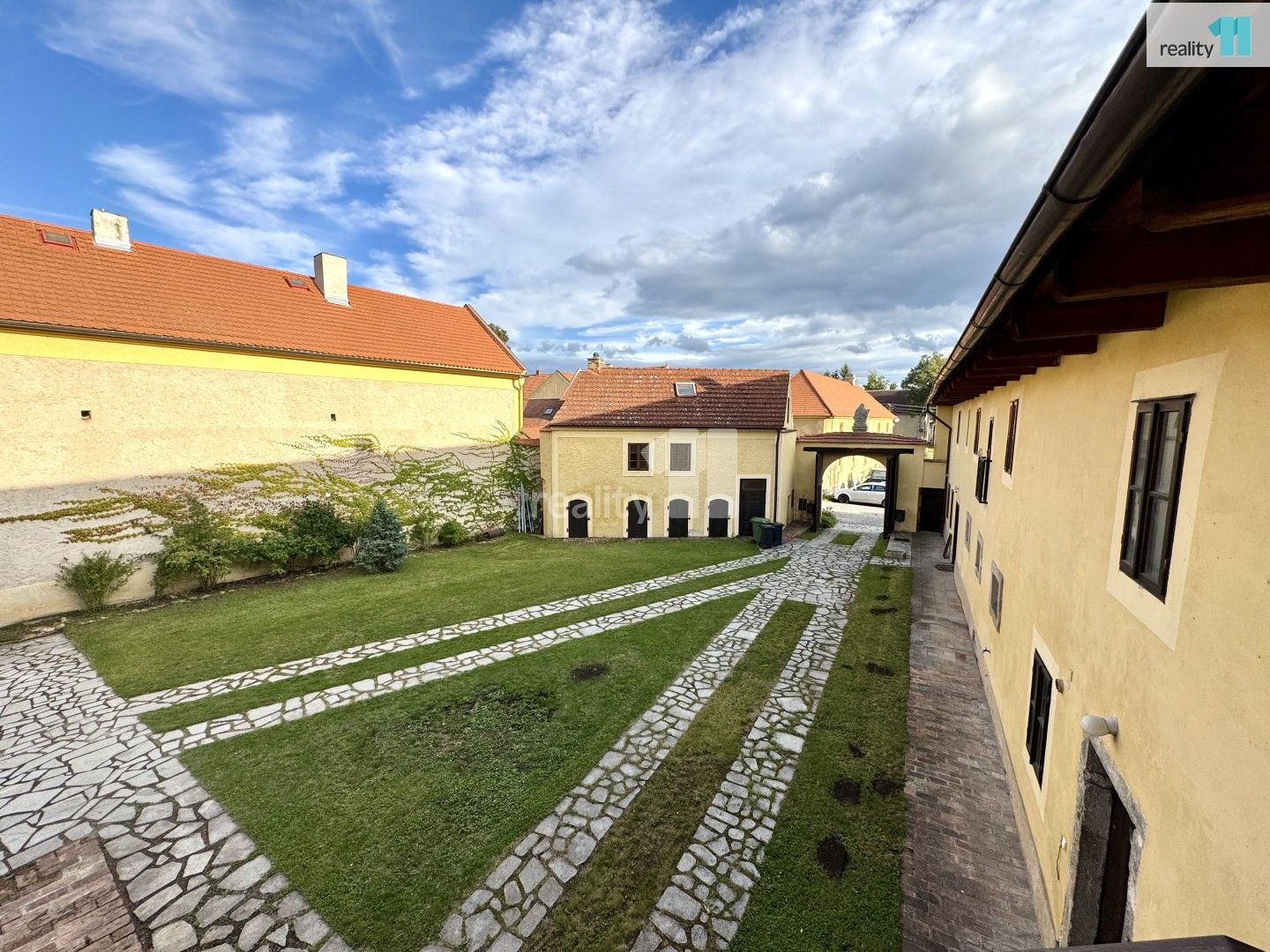 Výrobní prostory, Pražská, Dobrovíz, 1 027 m²