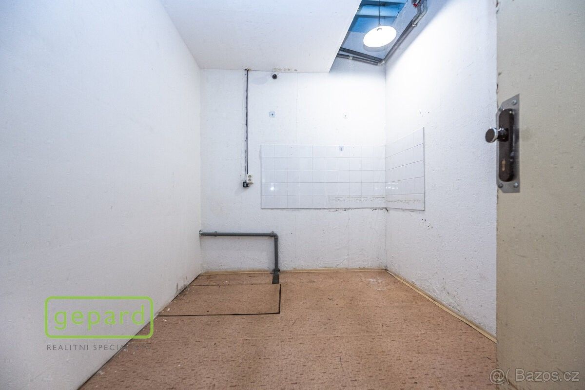 Sklady, Praha, 149 00