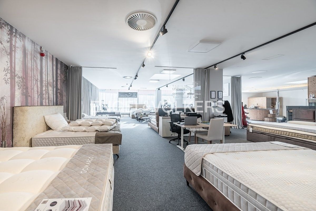 Pronájem obchodní prostory - V Oblouku, Průhonice, 171 m²