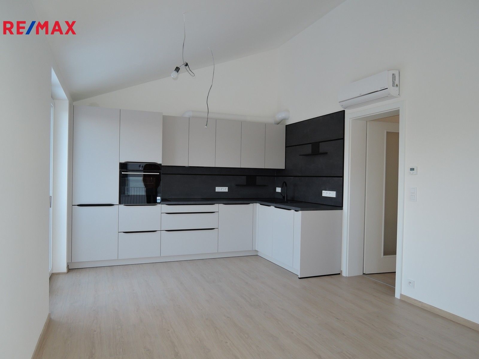 Pronájem byt 3+kk - Cihlářská, Hostivice, 62 m²