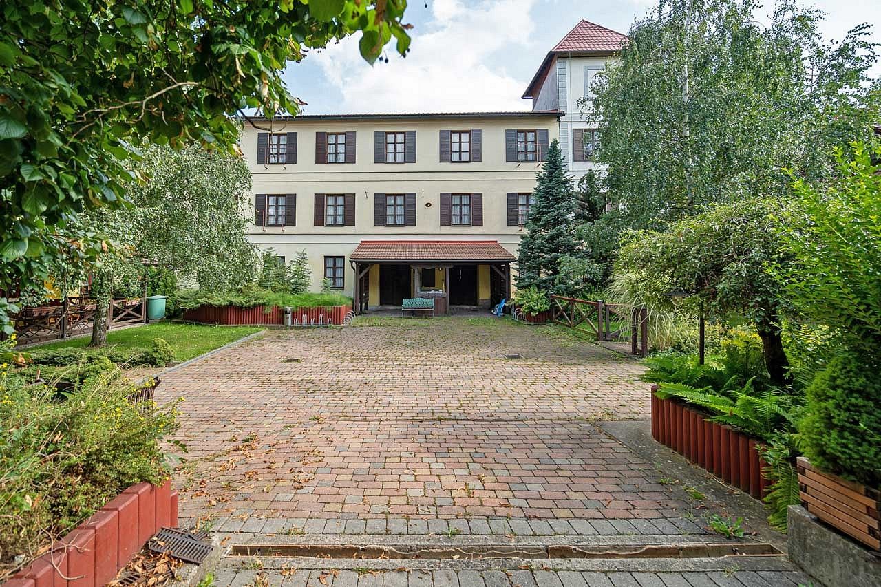 Ubytovací zařízení · 2 500 m² · Všechovice, okres Přerov, Olomoucký kraj - 3