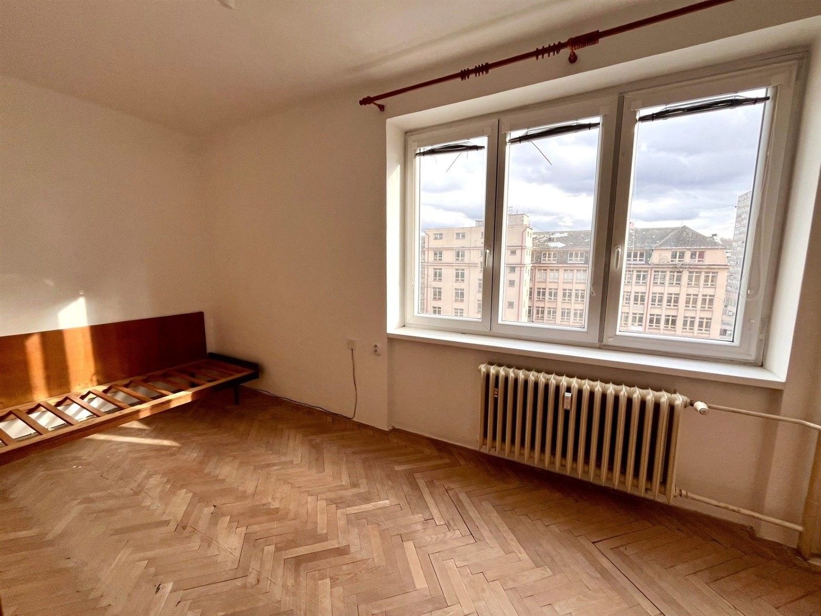 Pronájem byt 3+1 - Kavkazská, Praha, 63 m²