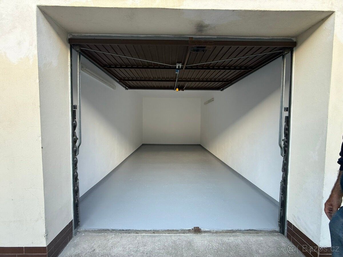 Garáže, Vrchlabí, 543 01 - 2