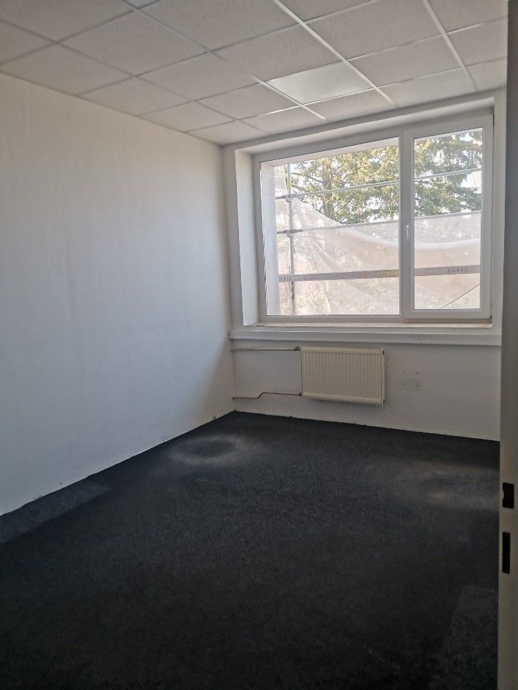 Kancelář · Hradec Králové, 500 03 - 3