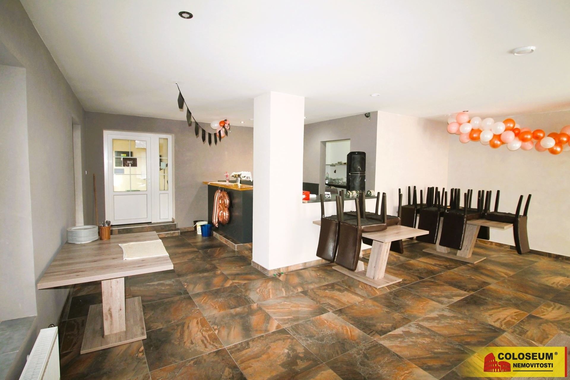 Prodej ubytovací zařízení - Hevlín, 540 m²