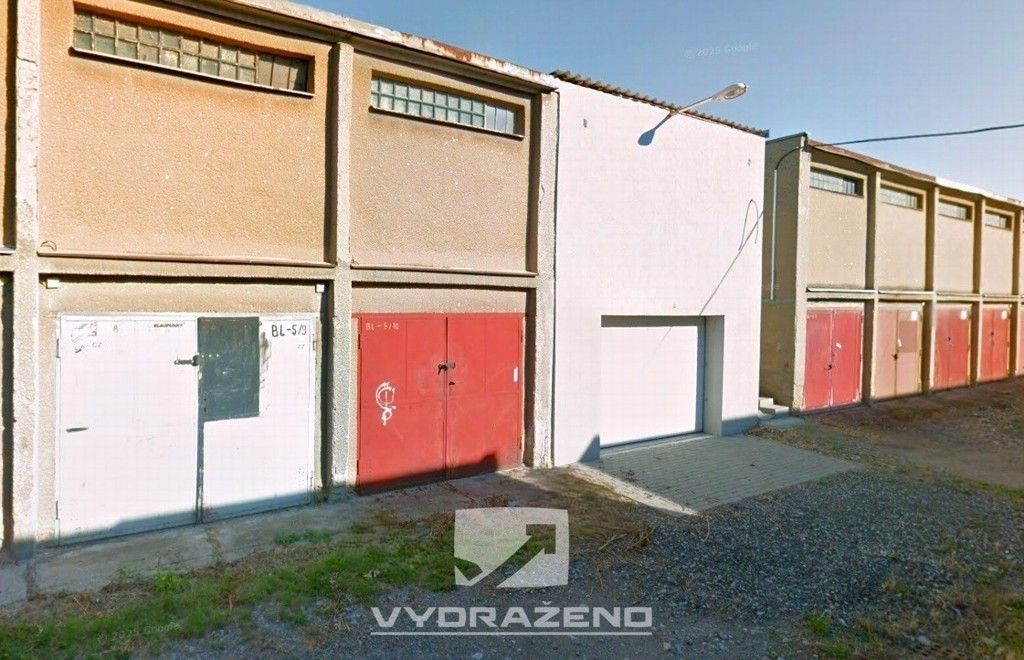 Garáže, Brno, 614 00