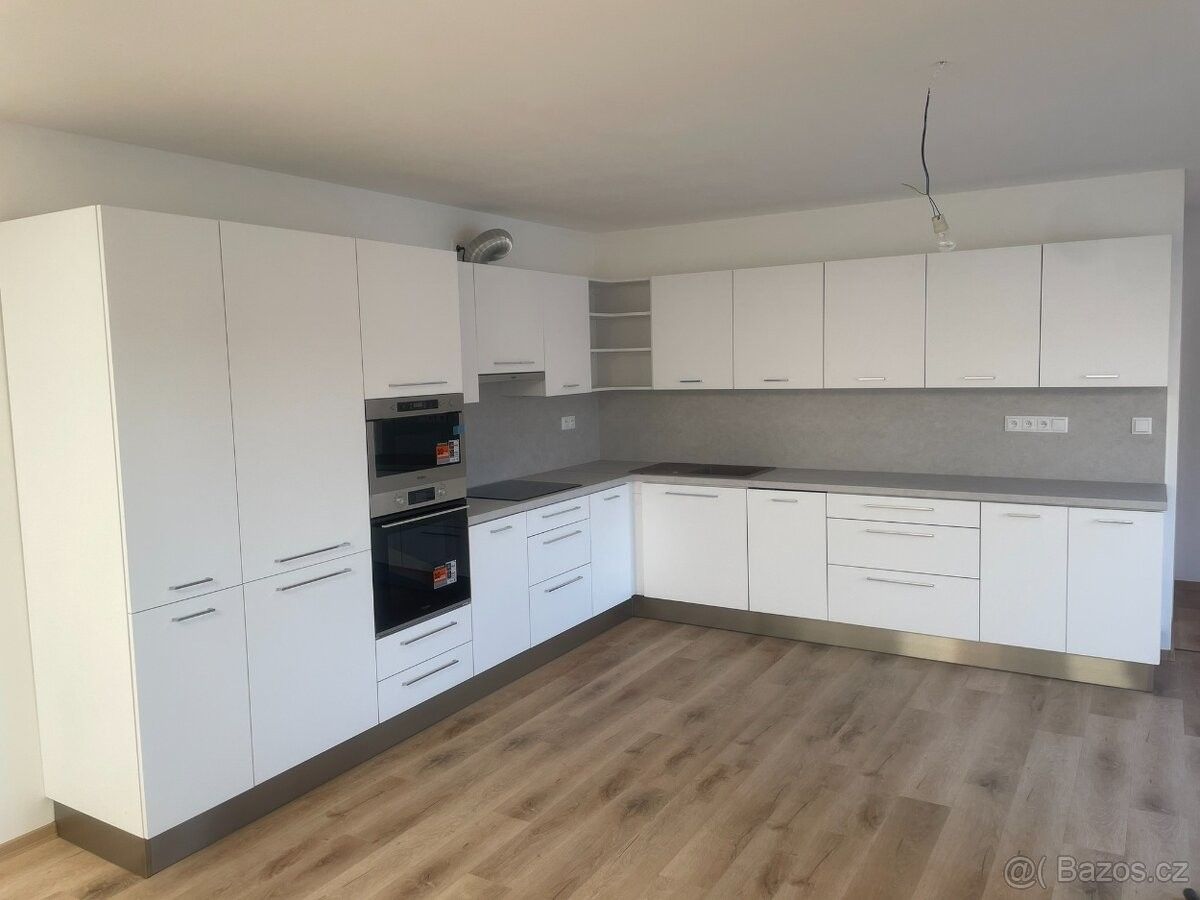 Byty, Bzenec, 696 81