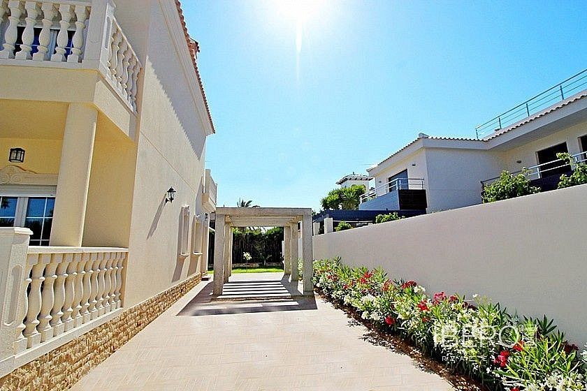 Prodej rodinný dům - Cabo Roig, ES, 250 m² - 5
