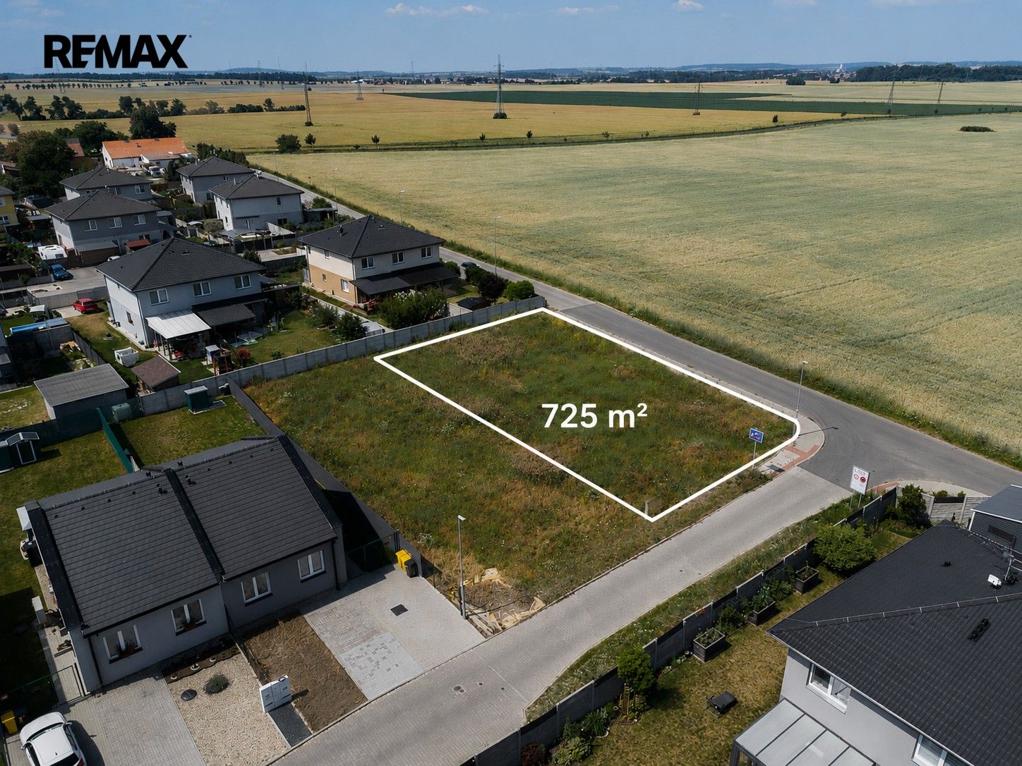 Pozemek pro bydlení, 725 m²
