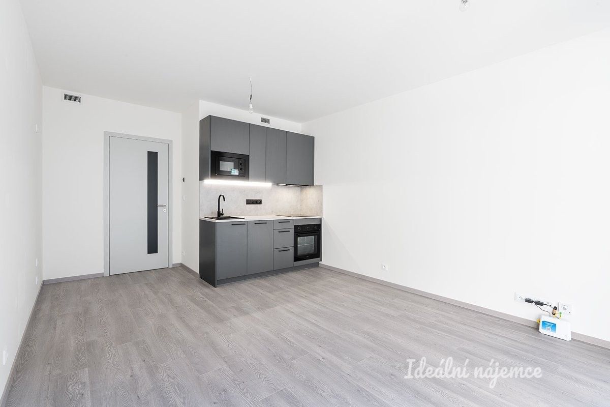 1+kk, Poděbradská, Praha, 32 m²