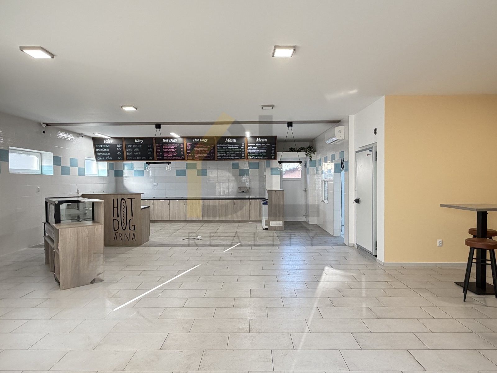 Obchodní prostory, Slavíkova, Hodonín, 122 m² - 1