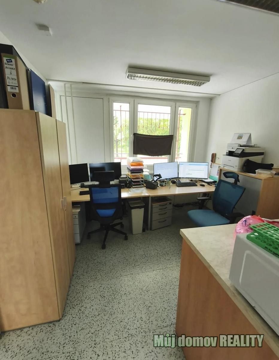 Komerční nemovitost · 75 m² · Majerského, Praha - 3