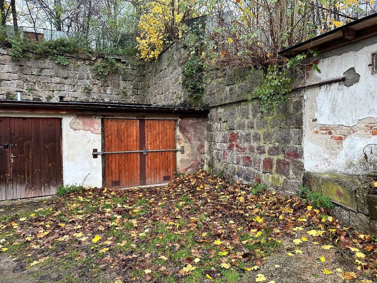 Garáže, Liberec, 460 01