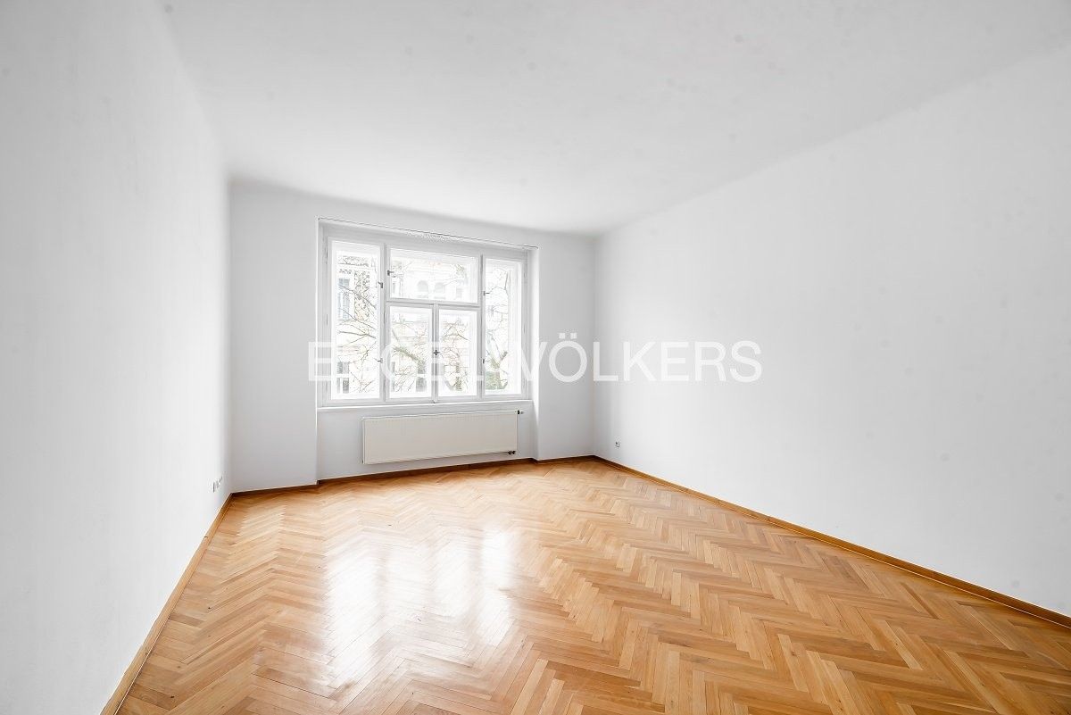 3+kk, U Nikolajky, Praha, 84 m²