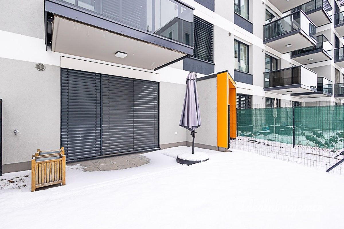 Pronájem byt 1+kk - K jezeru, Praha, 40 m²