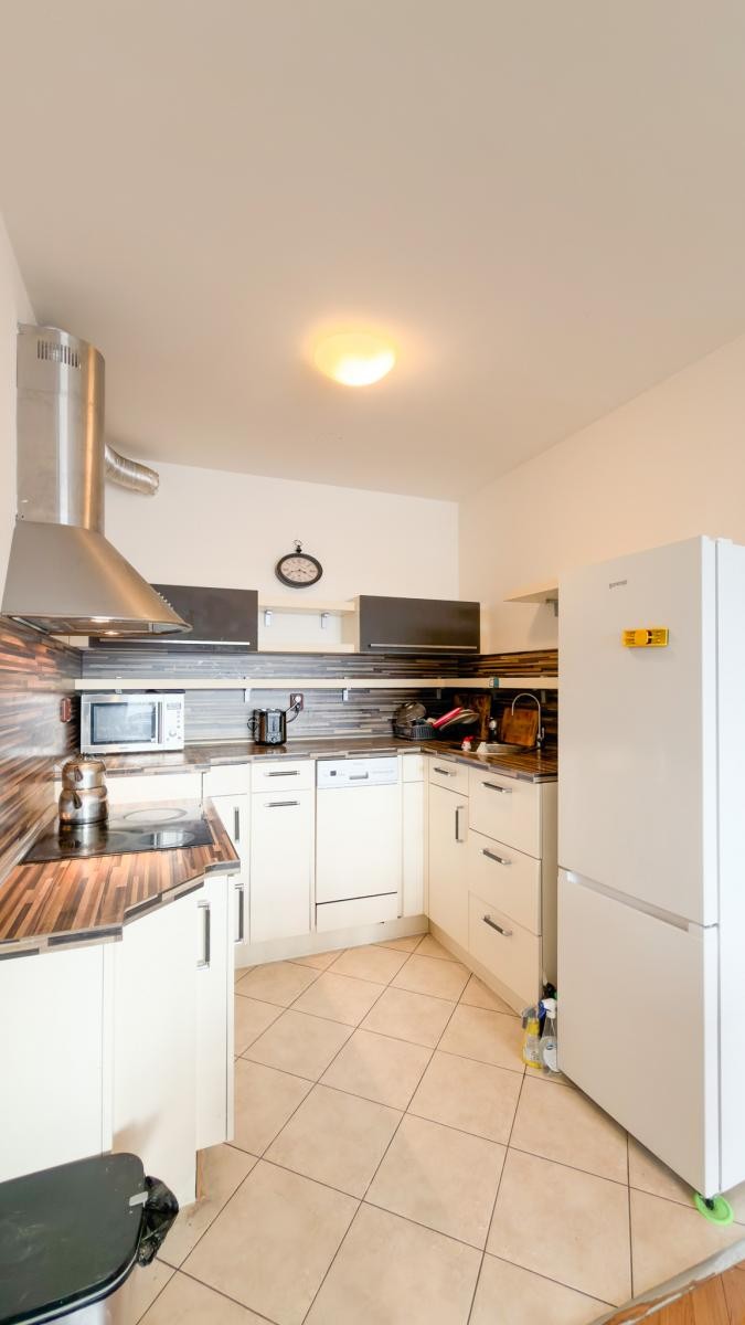 Byt 2+kk · 49 m² · V dolině, Praha - 4