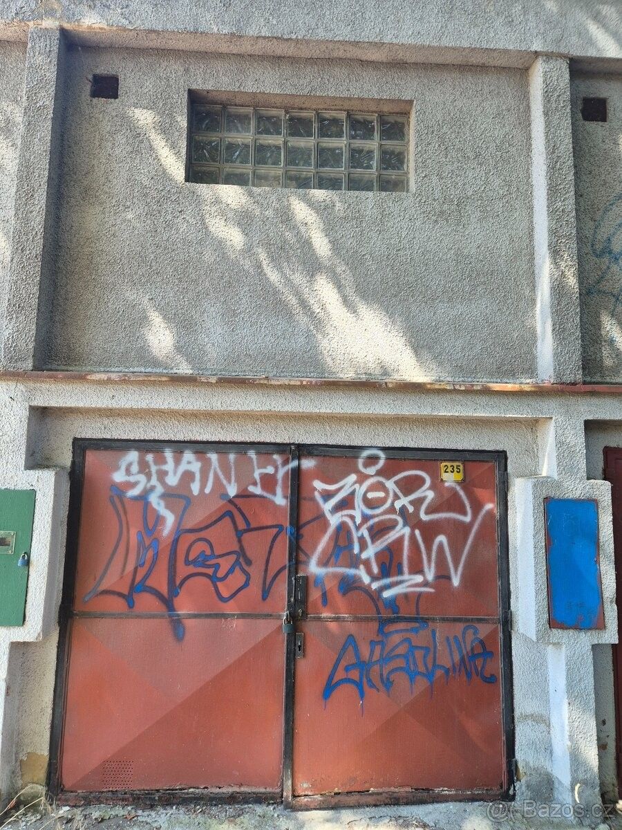Garáže, Děčín, 405 02 - 2