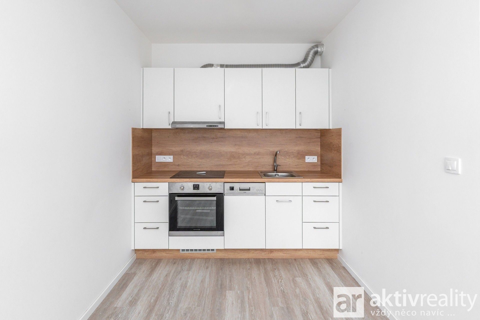 Byt 2+kk · 46 m² · Mladoboleslavská, Praha - 3