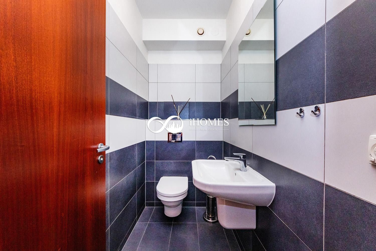Byt 3+kk · 115 m² · Jindřicha Plachty, Praha - 4