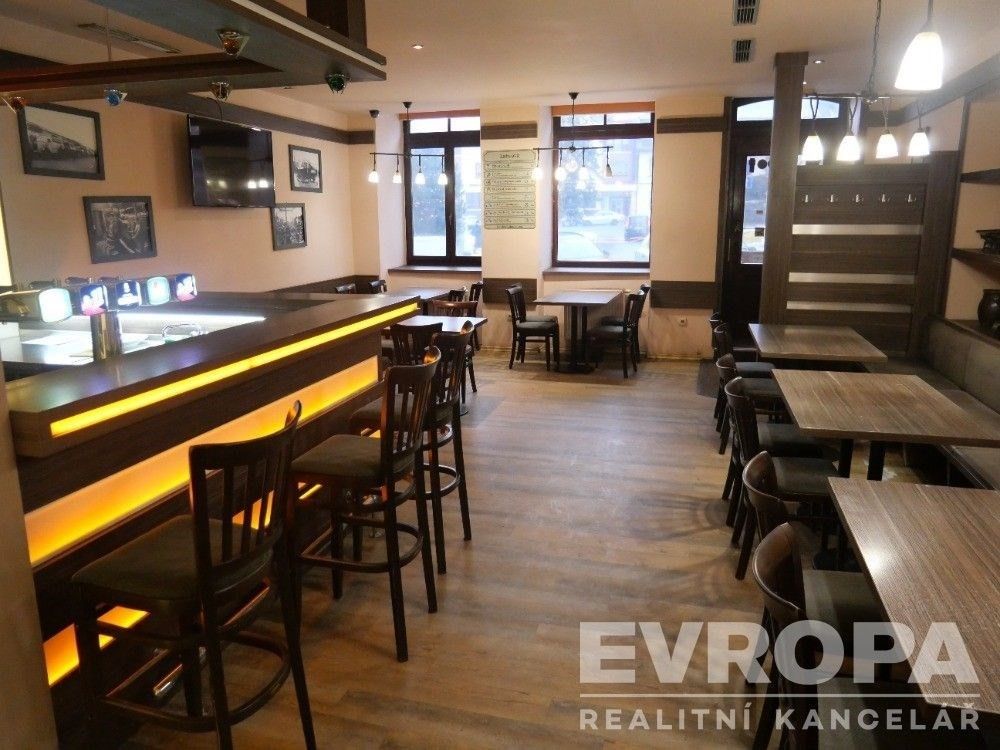Pronájem restaurace - Vratislavovo náměstí, Nové Město na Moravě, 231 m²